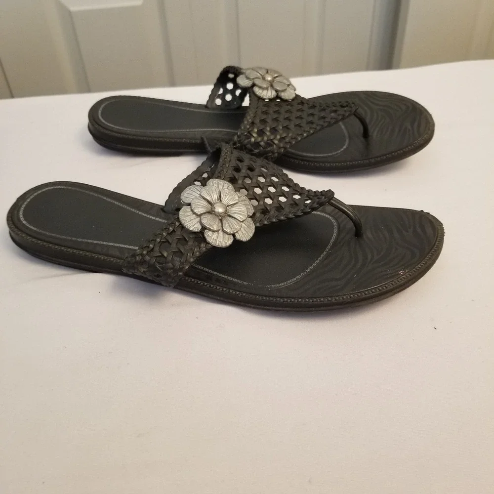 Woven Black Thong Sandals Silver Flower Detail Animal Print Footbed Womens Sz 8